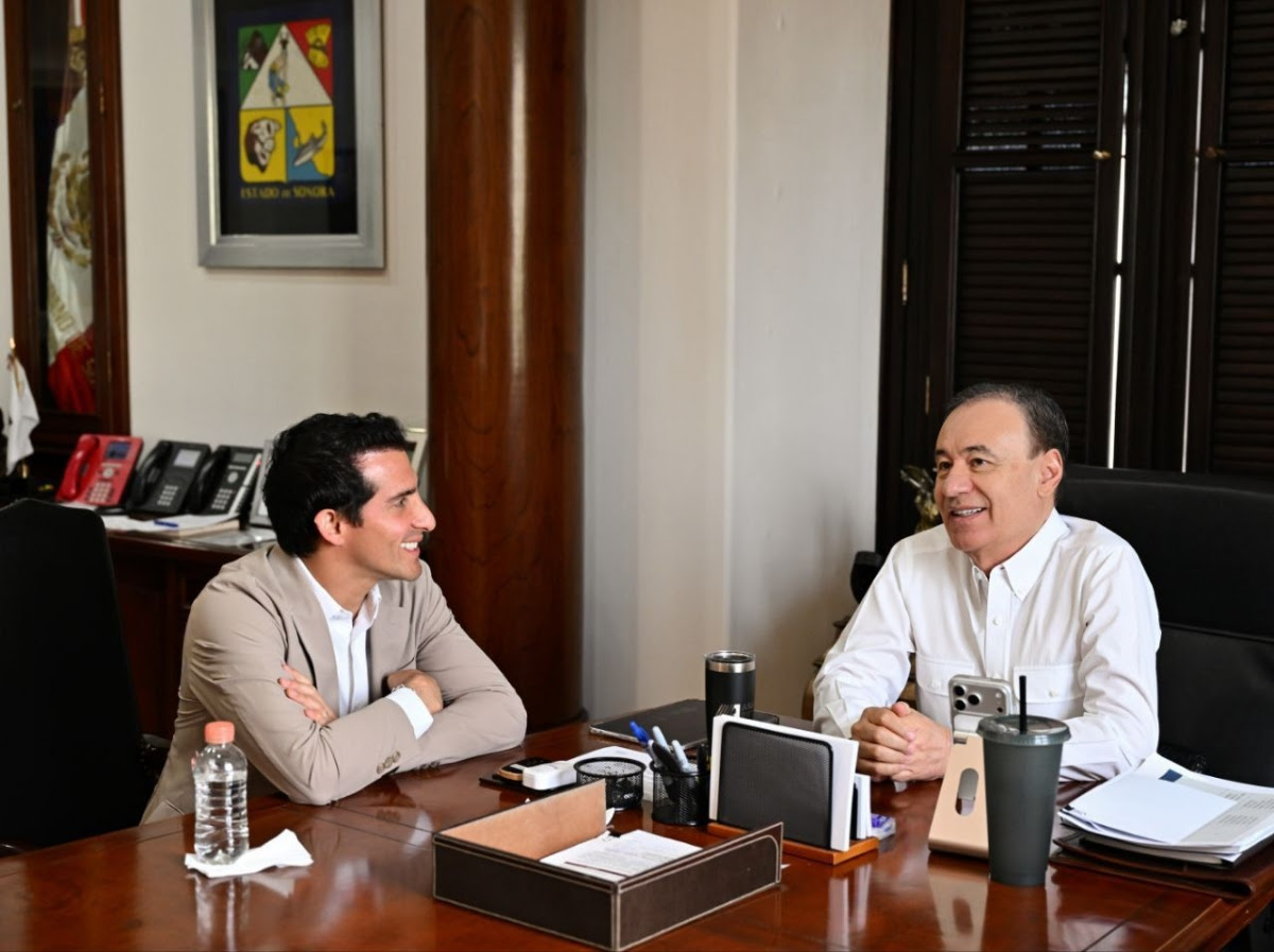 El gobernador Alfonso Durazo Montaño y el director de la Conade, Rommel Pacheco, impulsan el fortalecimiento del deporte en Sonora mediante el convenio entre el Gobierno de Sonora y la Conade, estableciendo una coordinación directa con el Gobierno de México